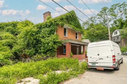 1231 Grotto St, Pittsburgh, PA 15206-2326