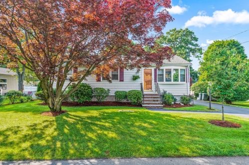 21 Chase St, Woburn, MA 01801-3203