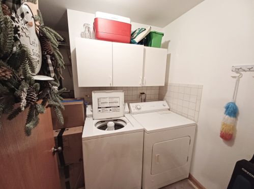 905 Golf Course Rd, Bull Valley IL 60014-1630 exterior