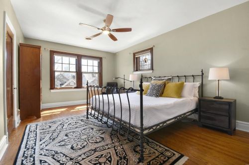 7457 Teasdale Ave, Saint Louis MO 63130-4056 exterior