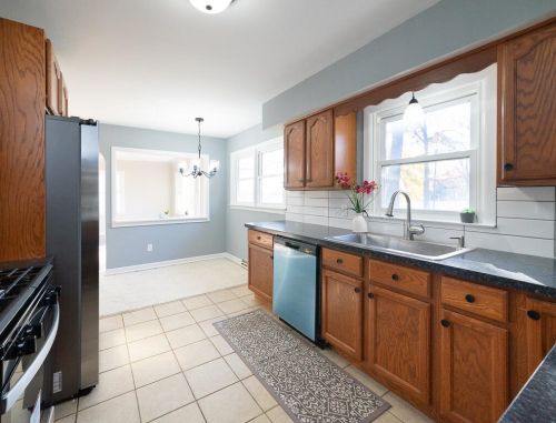 248 Eric Ave, Meskegon MI 49444-3702 exterior