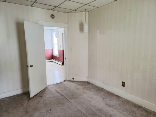 11 Henchman St, Worcester MA 01605-2418 exterior