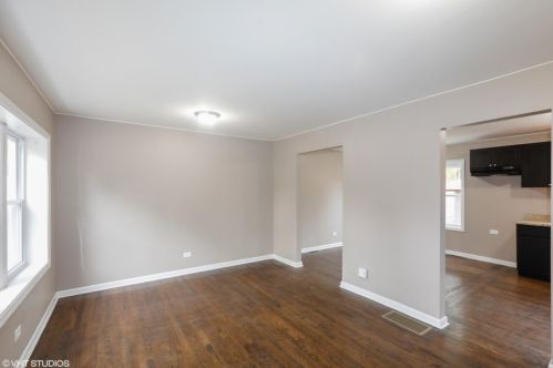 2536 91st St, Chicago, IL 60617-4010