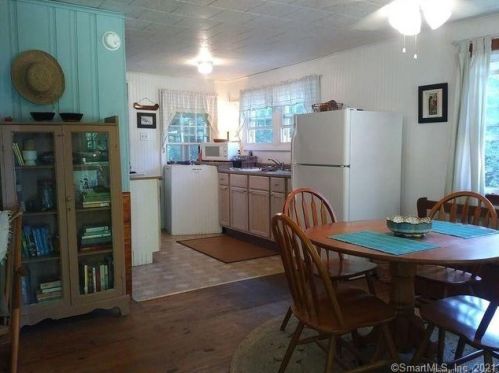 76 Lakeview Hts, Exeter, CT 06249-2218