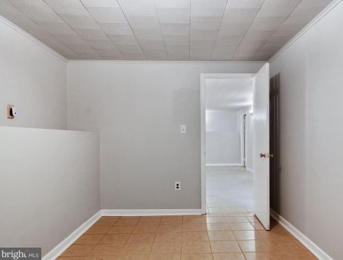 6662 Kings Hwy, Alexandria VA 22306-1506 exterior