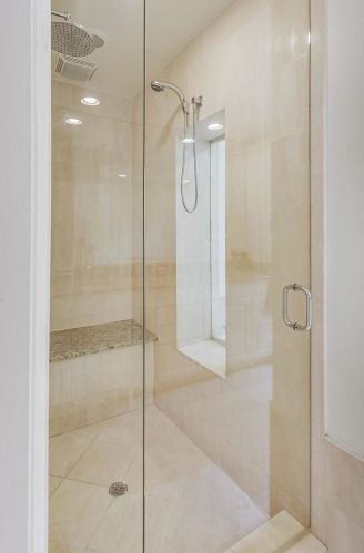 2704 Racine Ave, Chicago IL 60614-1206 exterior