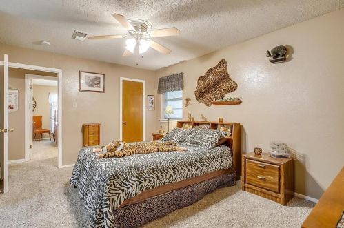 149 Suzanne Ter, Burleson TX 76028-5617 exterior