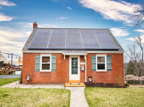 1390 Hamilton Rd, Pittsburgh, PA 15234-2305