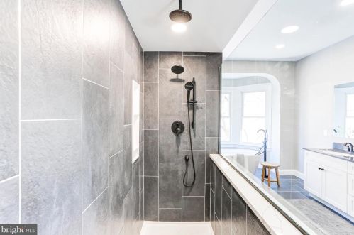 30 Race Ave, Lancaster PA 17603-3149 exterior