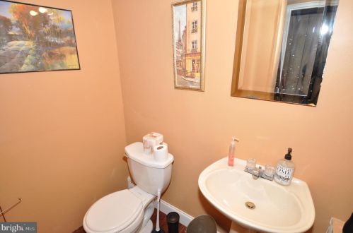 1169 Lower Fry Rd, Trenton NJ 08618-1828 exterior