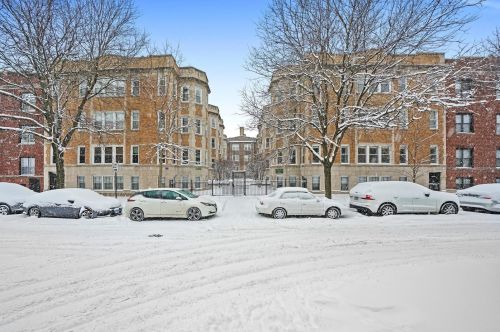 883 Cornelia Ave, Chicago IL  60657-1783 exterior