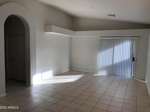 15109 29 St, Phoenix AZ 85042-8214 exterior