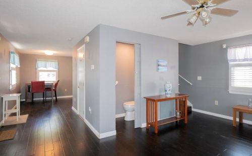 56 Gould St, Middletown RI 02840-2144 exterior