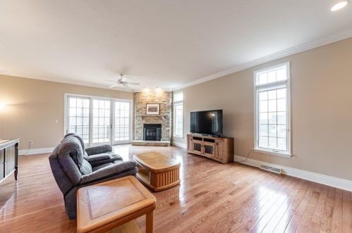 48 Mallard Dr, Pittsburgh PA 15238-1131 exterior