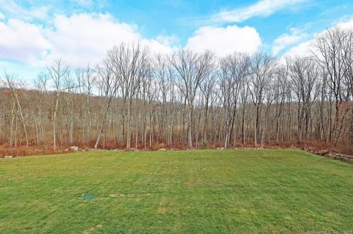 94 Spectacle Ln, Ridgefield CT 06877-5715 exterior