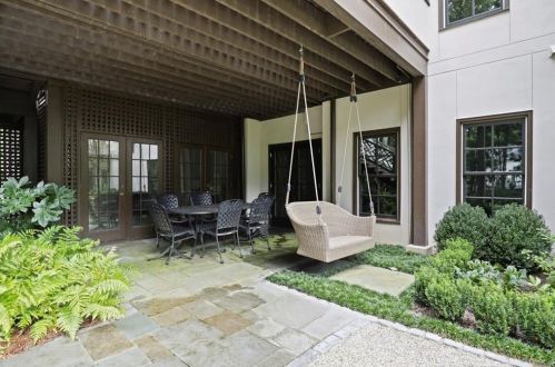 2817 Dover Rd, Atlanta GA 30327-1209 exterior