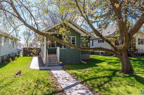 4214 7th St, Duluth, MN 55807-1530