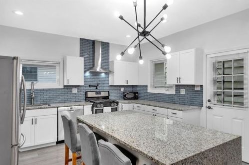 1850 Middle St, Pittsburgh PA 15227-3846 exterior