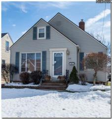 6015 Brownfield Dr, Cleveland OH  44129-4048 exterior