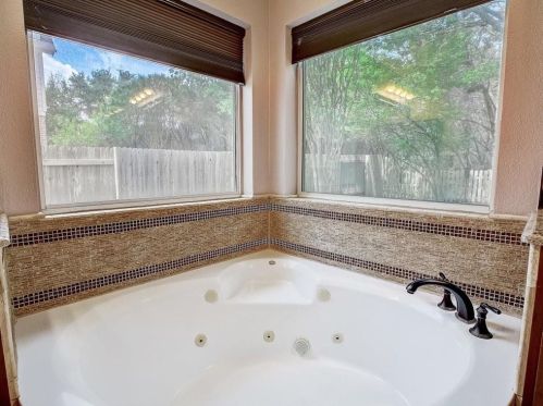 4520 Eagle Feather Dr, Austin TX 78735-6466 exterior