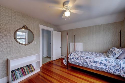 12 Lennon St, Providence RI 02908-1914 exterior