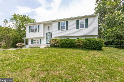 4038 Birch Dr, Huntingtown, MD 20639-9359