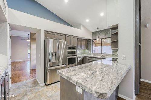 10843 11th St, Phoenix AZ 85020-5836 exterior