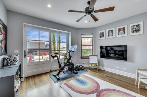 4727 Artesian Ave, Chicago IL 60645-5302 exterior