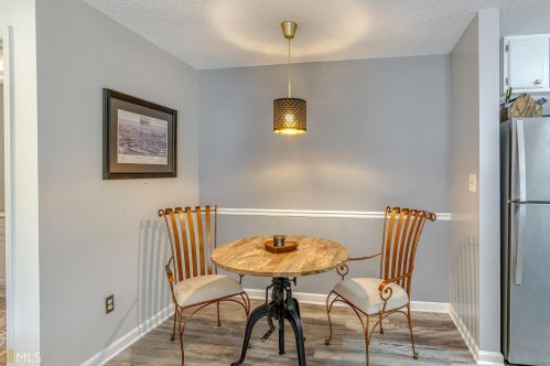 329 Granville Ct, Atlanta GA  30328-3434 exterior