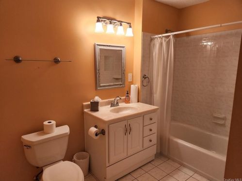 1 Huntington Cir, Peekskill NY 10566-2558 exterior