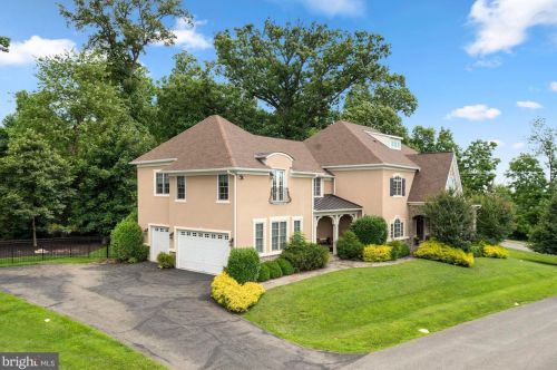 13826 Glen Mill Rd, Rockville, MD 20850-3772