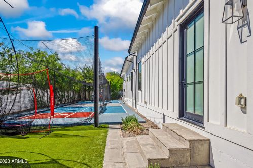 5431 Exeter Blvd, Phoenix AZ 85018-3227 exterior