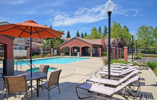 885 Halidon Way, Folsom CA 95630-8406 exterior