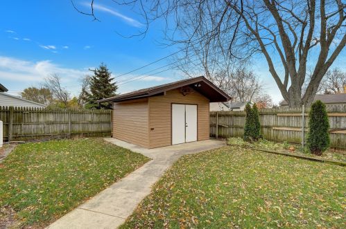 9201 Hulda Dr, Sturtevant WI  53177-2645 exterior