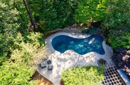 305 Drummen Ct, Atlanta GA 30328-2658 exterior