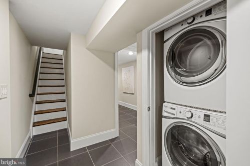 1213 F St, Washington DC  20002-6313 exterior