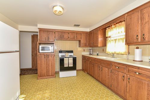 5416 Midland Dr, Milwaukee WI 53220-1420 exterior