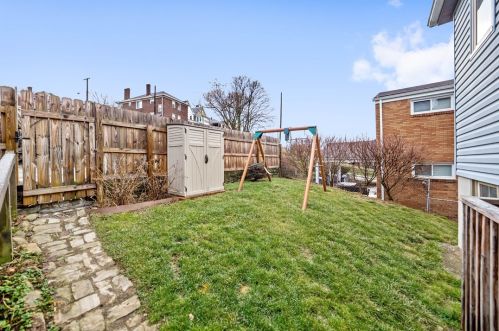 1253 Illinois Ave, Pittsburgh PA 15216-2505 exterior