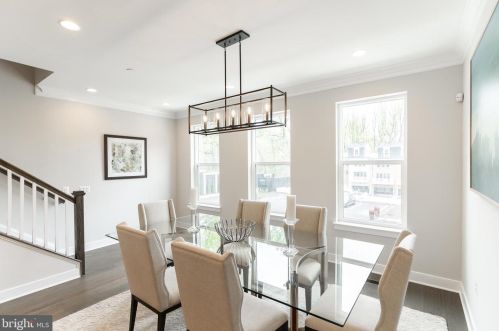 10294 Grosvenor Pl, Rockville MD 20852 exterior