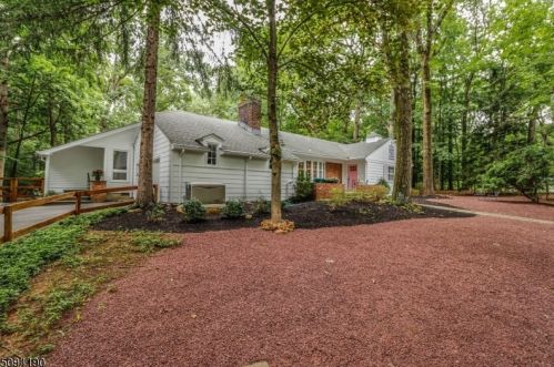 76 Round Top Rd, Warren NJ  07059-5042 exterior