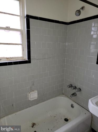 408 Chaplin St, Washington DC 20019-4262 exterior