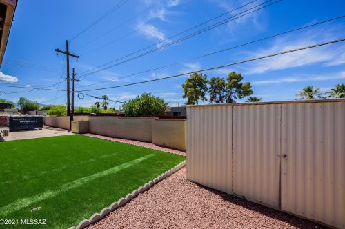 8648 Kenyon Dr, Tucson AZ  85710-4234 exterior