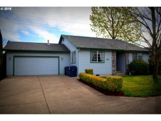 2271 Parker Pl, Eugene, OR 97402-6123