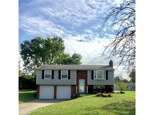 8345 Celianna Dr, Cleveland, OH 44149-1025