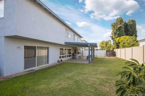 423 Cienaga Dr, Fullerton CA 92835-1103 exterior