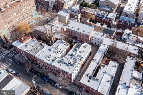 1027 4th St, Philadelphia PA  19123-4900 exterior