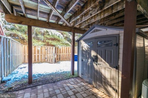 43069 Candlewick Sq, Leesburg VA 20176-6446 exterior