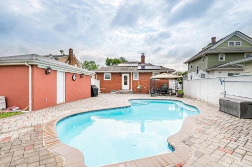 57 Barton St, Edison NJ 08837-2855 exterior