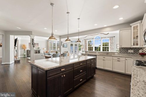 23073 Creighton Farms Dr, Leesburg VA 20175-6491 exterior