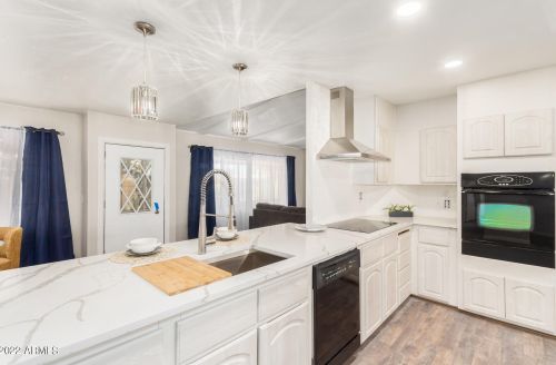 9010 Olive Ln, Chandler AZ  85248-6404 exterior